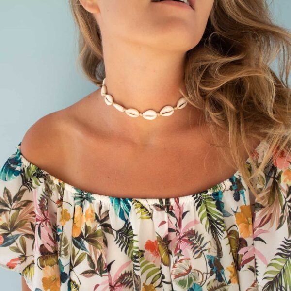 naszyjnik choker z muszelek kauri