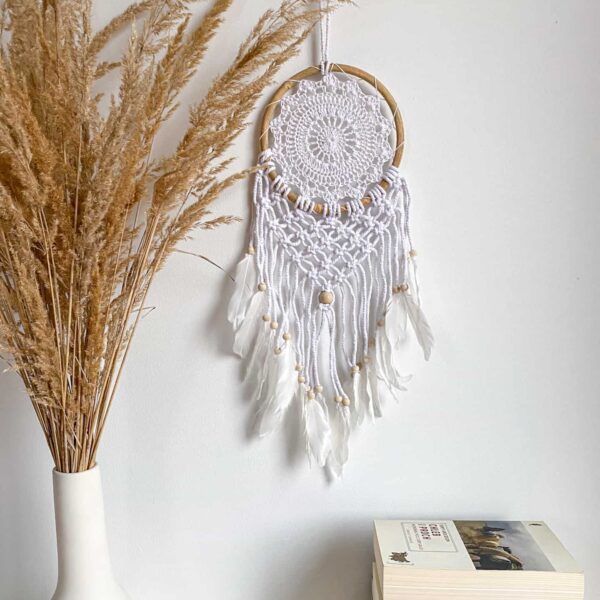 łapacz snów na ścianę z makramy z Bali