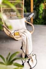 poduszka i koc z surowej bawełny w stylu boho naturalna