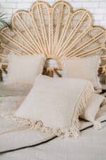 poszewka z frędzlami w stylu boho