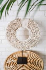 duża ozdoba z muszelek kauri