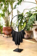 Drewniana ozdoba do salonu w stylu boho