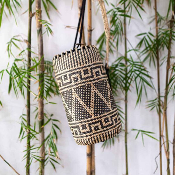Ręcznie robiony plecak z rattanu w stylu boho z Bali