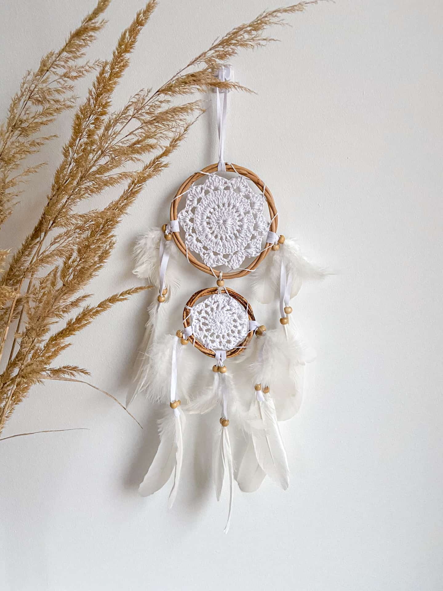 maly-lapacz-snow-makramy łapacz snów do salonu pleciony na bali