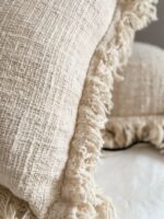 poszewka boho z frędzlami z bali