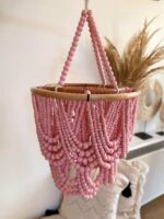 żyrandol z koralików róż