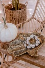 podstawka w kształcie ręki dłoni na kadzidło