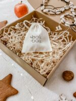 naszyjnik z muszelek kauri z bali