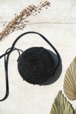 torebka rattanowa czarna