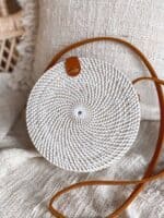 Rattanowa torebka biała okrągła z Bali