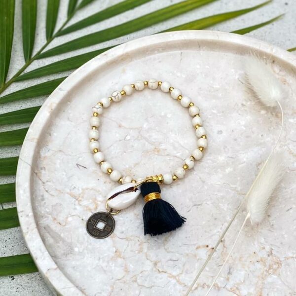 bransoletka z frędzlami i muszlą czarna