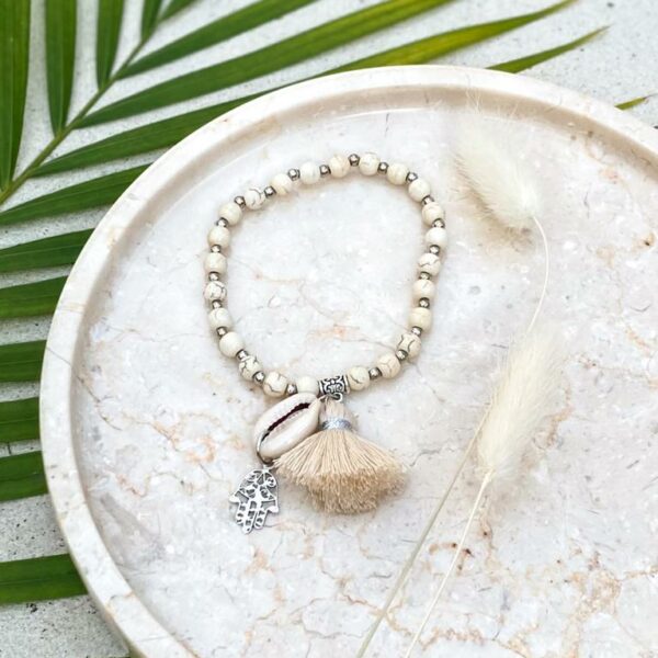 bransoletka fatima z frędzlami biała