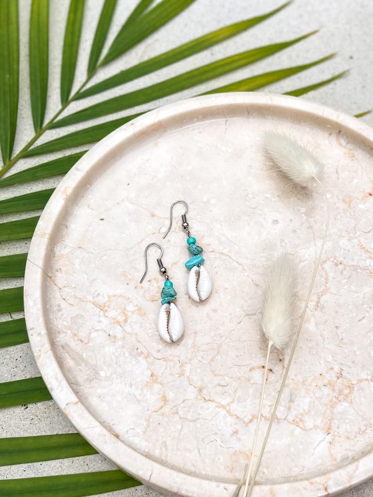 kolczyki-z-muszelek-boho kolczyki z muszelek kauri