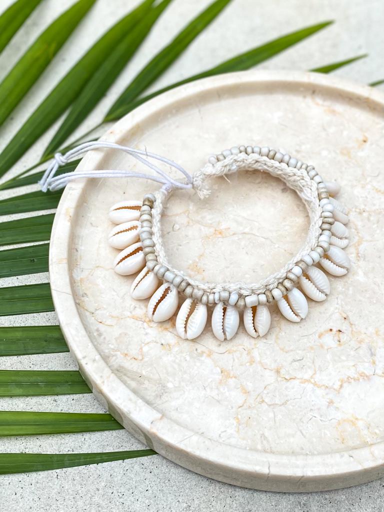 bransoletka-z-muszelek-kostka bransoletka na kostkę muszelki