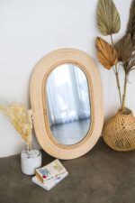 lustro z rattanu owal