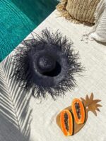 słomkowy kapelusz czarny