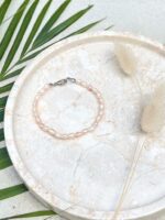 bransoletka z różowych perełek