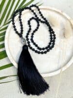 naszyjnik z lawy wulkanicznej