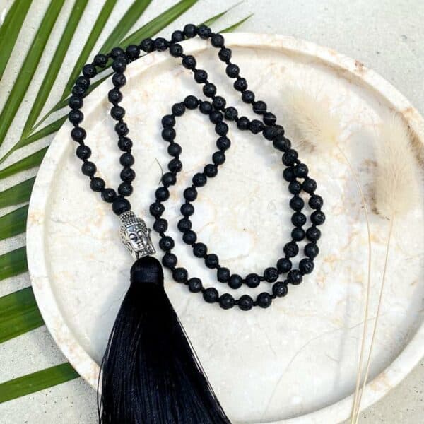 naszyjnik z lawy wulkanicznej