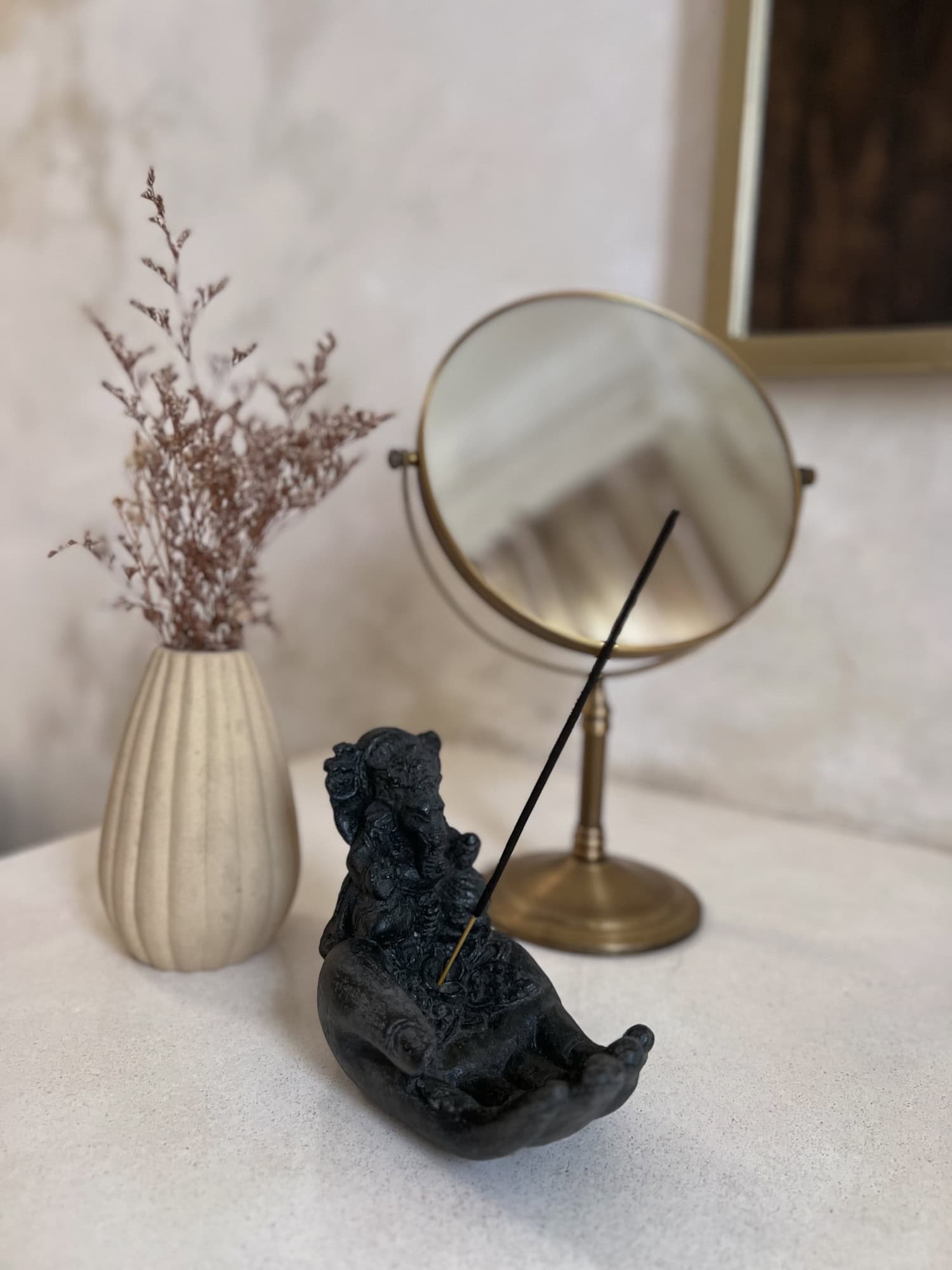 podstawka-pod-palo-santo-kadzidlo- ciemna Boho Incense Holder – GANESHA Graphite - Image 1