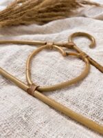 wieszak dekoracyjny rattanowy