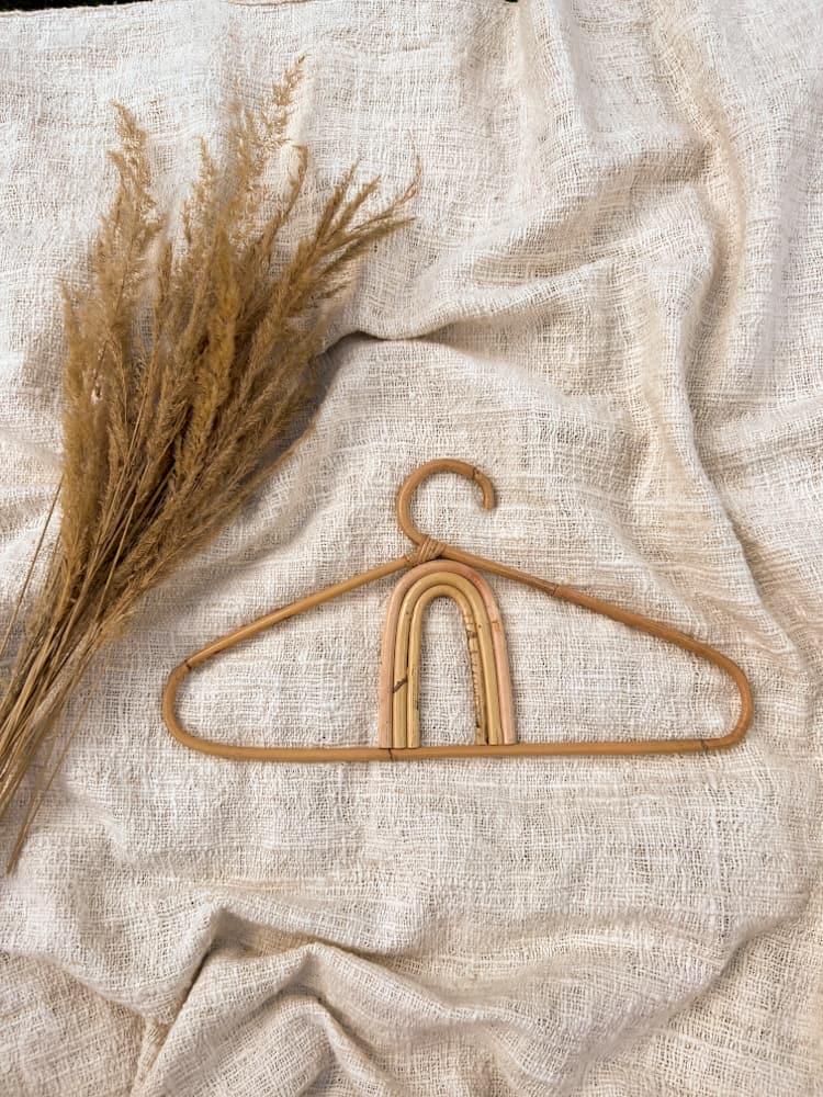 wieszak-rattanowy-tecza Wieszak rattanowy tęcza