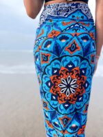 niebieskie pareo na plaże