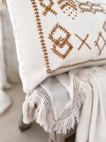 poduszki boho z frędzlami