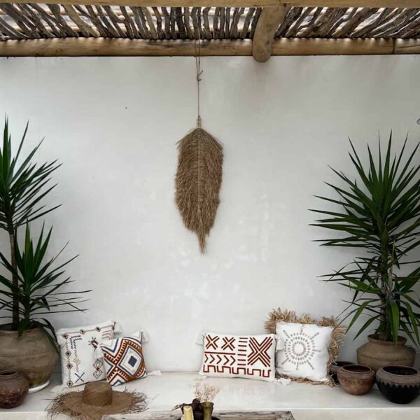 dekoracja na ścianę ze słomki