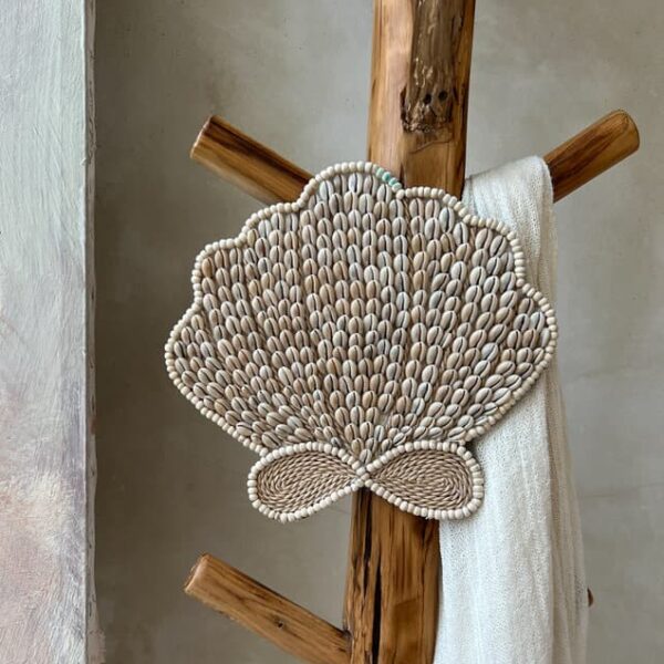 dekoracja ścienna z muszli