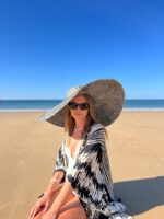 kapelusz z dużym rondem plazowy