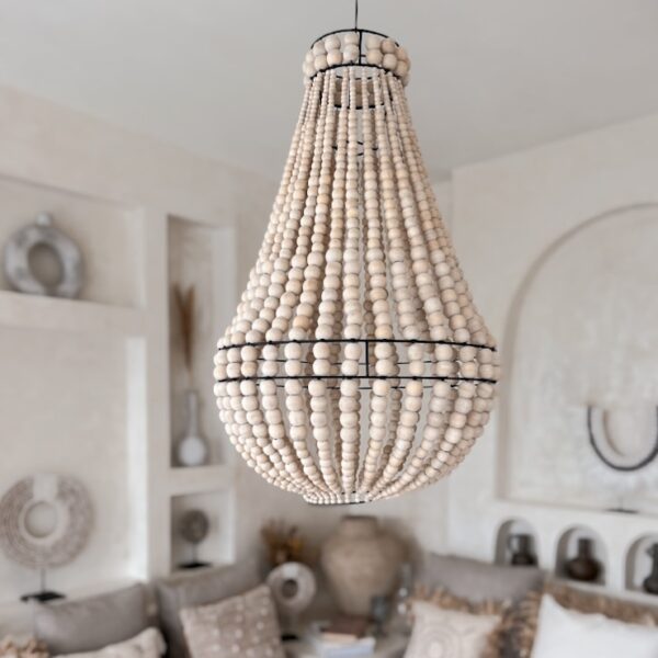 żyrandol boho z koralików drewnianych