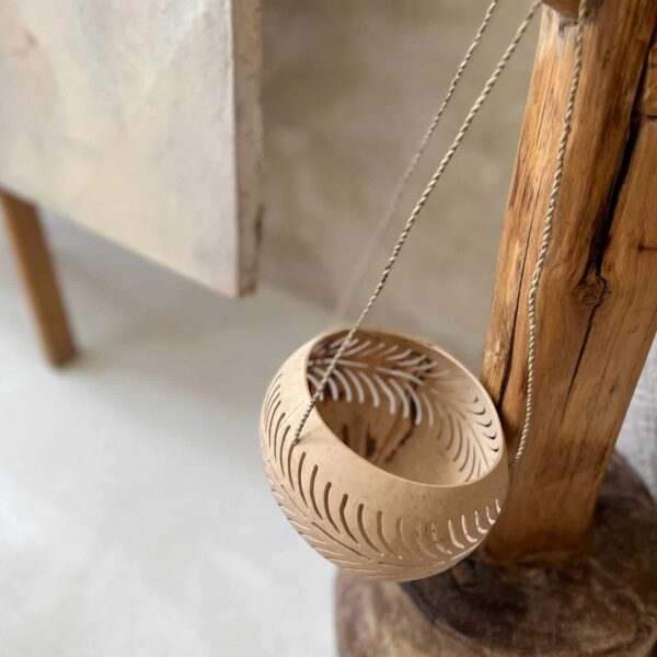 lampion kokosowy rzeźbiony