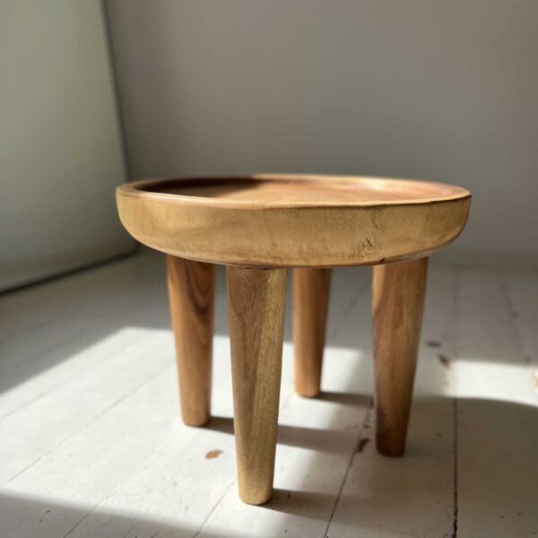 stolik kawowy okrągły z drewna egzotycznego