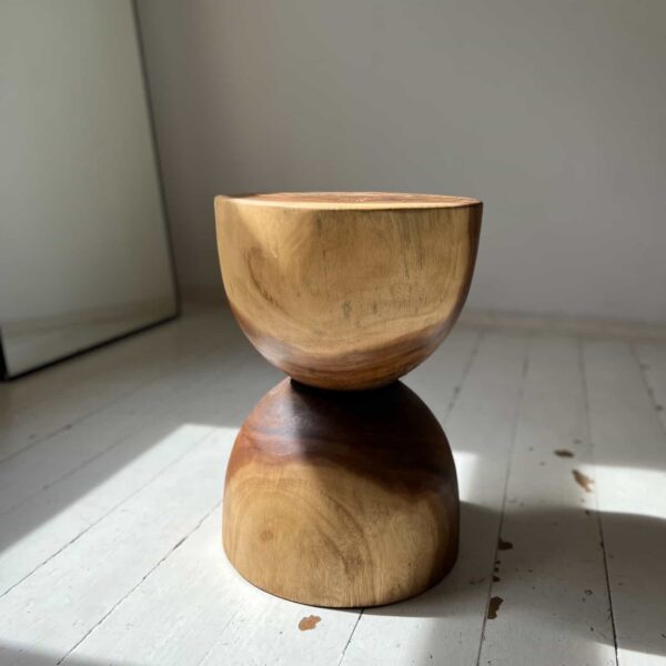 stolik pomocniczy drewniany pieniek