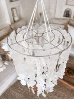 żyrandol z masy perłowej biały