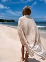 pareo plażowe beżowe w stylu boho