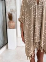 narzutka na plażę boho z frędzlami