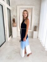 elegancka modna długa niebieska sukienka