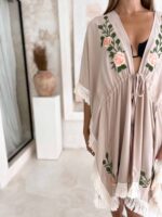 haftowana krótka narzutka plażowa boho