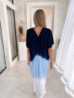 niebieska luźna sukienka na lato