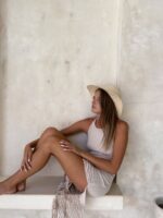 kapelusz damski na plażę jasny