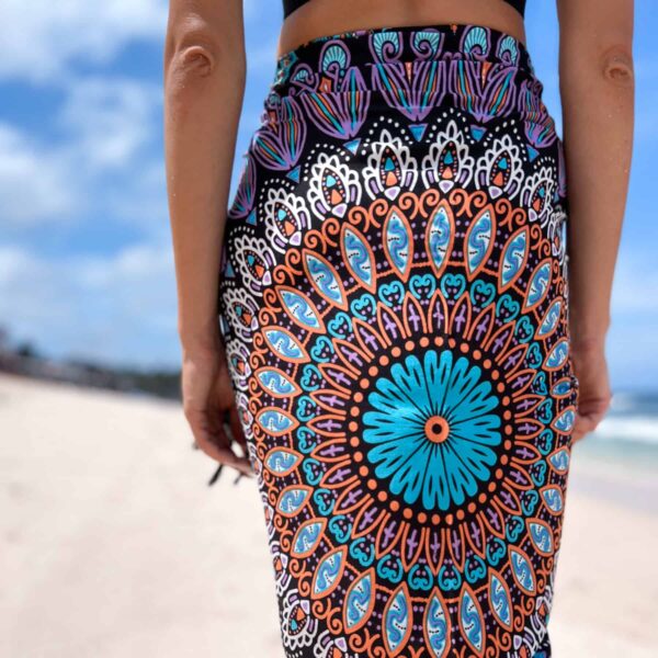 chusta plażowa z frędzlami