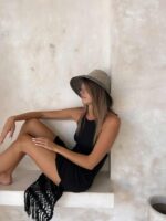 kapelusz w kratkę plażowy w pepitkę