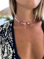 naszyjnik z perłami kolorowy