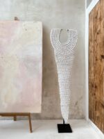 dekoracja stojąca z muszli duża