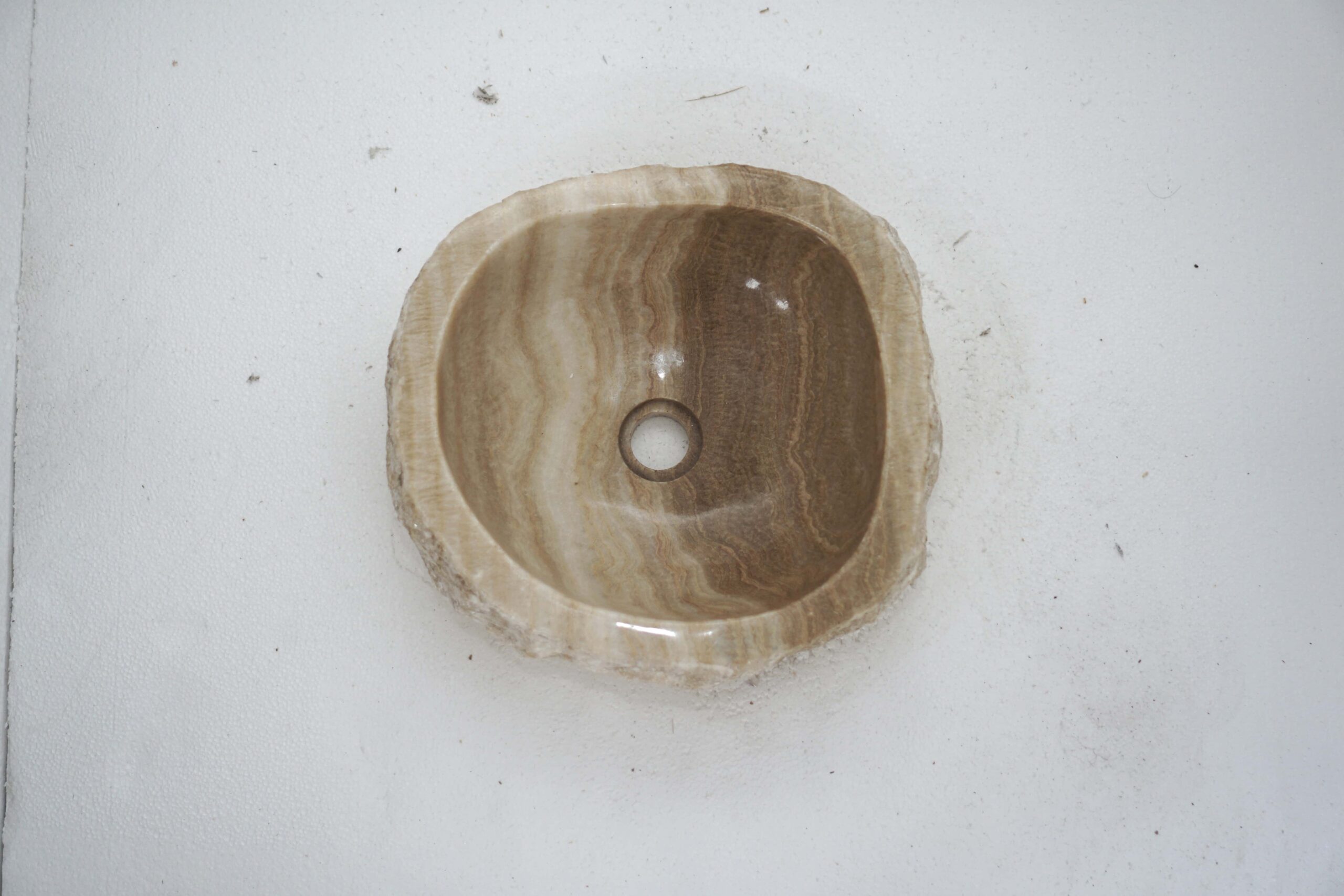 okragla-umywalka-kamienna (4) okrągła umywalka kamienna