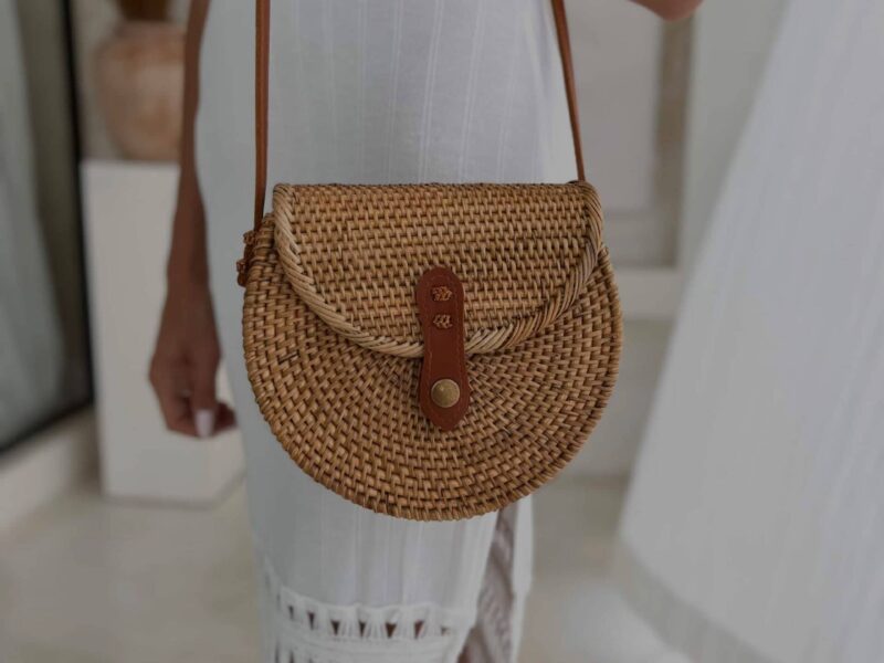 torebka rattanowa brązowa